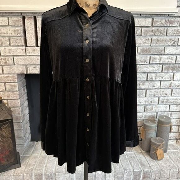 Umgee Baby Doll Velvet Swing Hem Long Sleeve Button-Down Shirt Black Size Medium - Picture 11 of 11